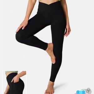 Like NEW! HALARA Leggings w/Pockets — Size M